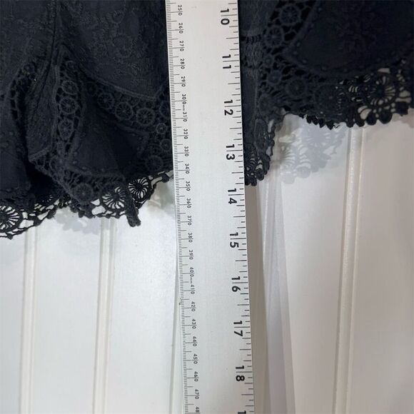 Jolt Black Embroidered Lace Trim Shorts XL Cotton Scallop Hem Boho Festival - Picture 3 of 6